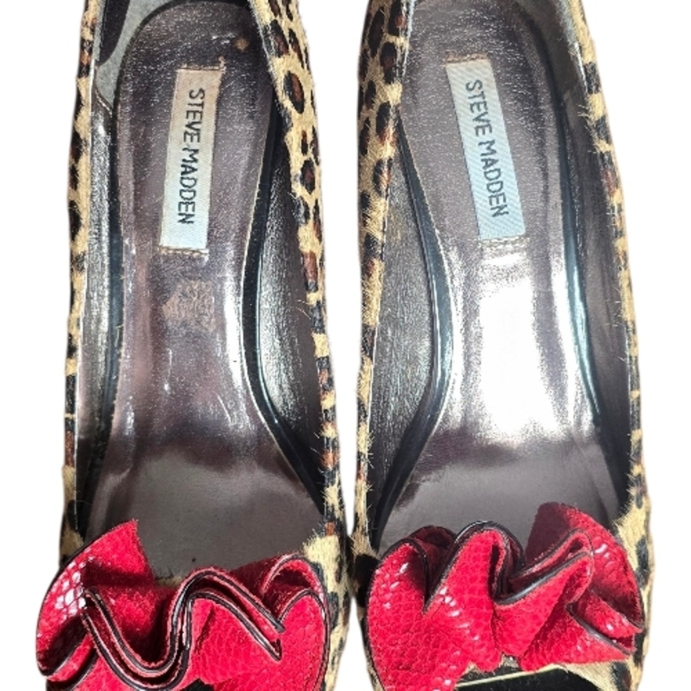Steve Madden Leopard Heels with Red Leather Bow - Picture 3 of 5
